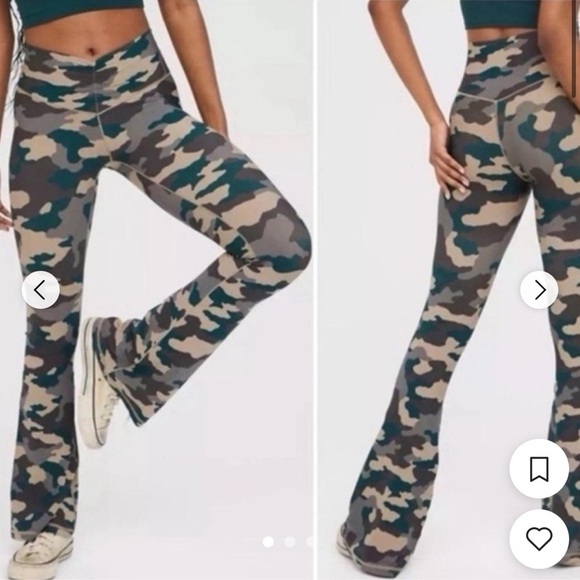 OPEN TO OFFERS Offline by Aerie Camo Flare Leggings real me flares - Picture 1 of 12